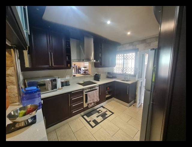 3 BEDROOM HOUSE FOR SALE IN WOODVIEW